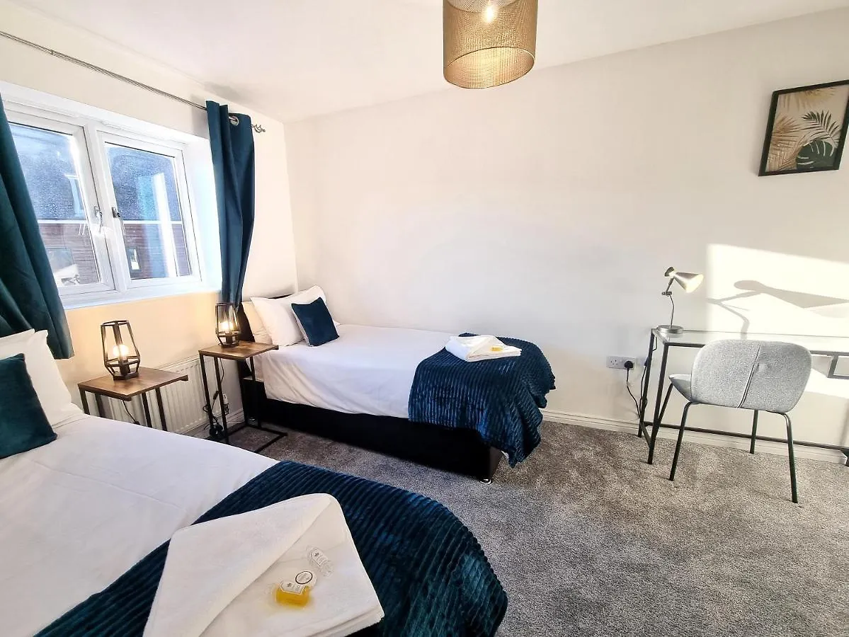 Stylish 3 Bedrooms & 2 Bathrooms House, Free Parking On Premises! Cambridge Wielka Brytania