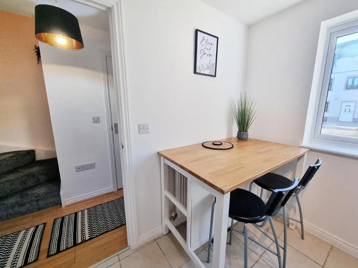 Dom wakacyjny Stylish 3 Bedrooms & 2 Bathrooms House, Free Parking On Premises! Cambridge